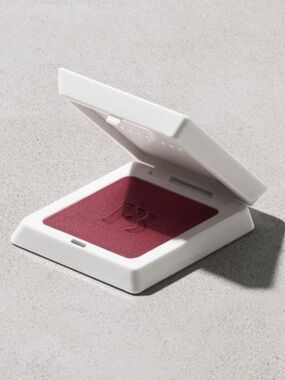 BNIB FENTY CHEEKS SUEDE POWDER BLUSH - 
Summertime Wine - rich berry